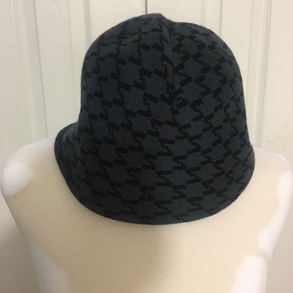 TWO FOR ONE DEAL (Two hats for $25) - Picture 2 of 9